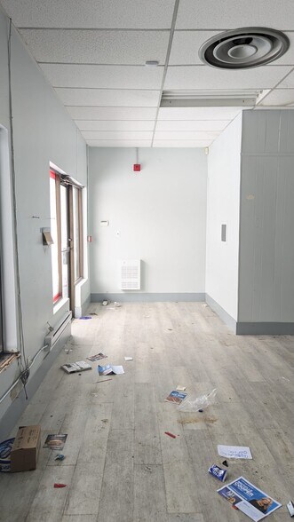 More Photos Of 109 Lotherton Ptway, Toronto Storefront Retail Residential For Lease