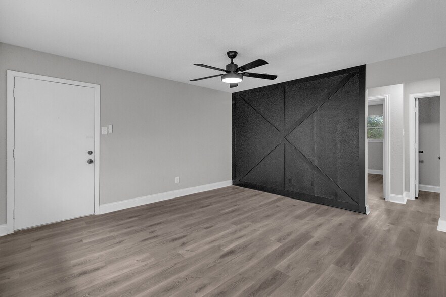 More Photos Of 3613 Crane St, Houston Apartments For Sale