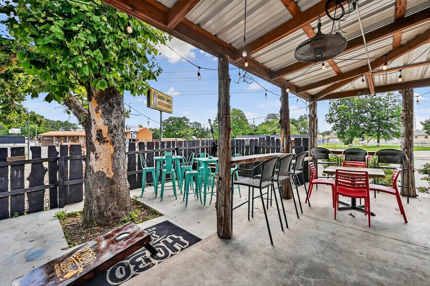 More Photos Of 301 N 1st St, Madill Restaurant For Sale