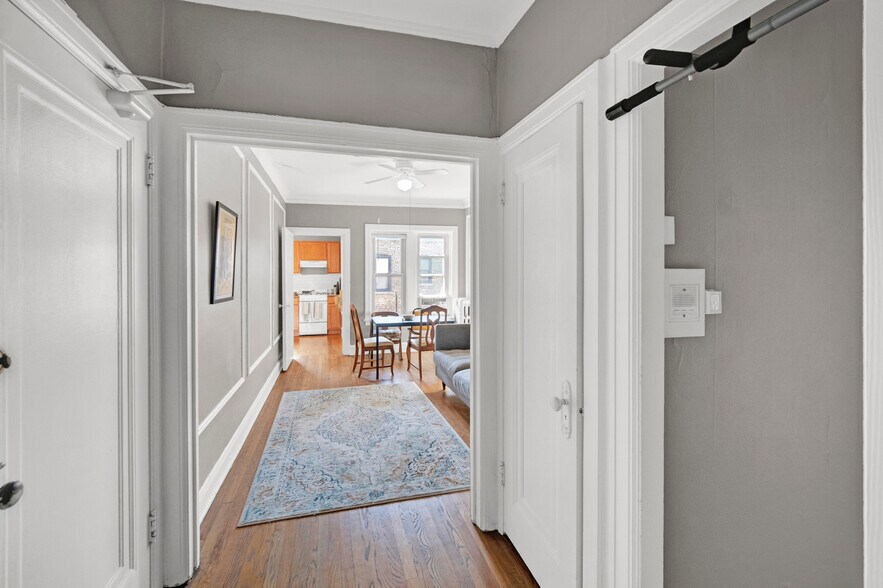 More Photos Of 1024 Noyes St, Evanston Apartments For Sale