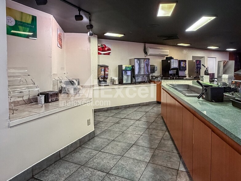 More Photos Of 287 N Lake Powell Blvd, Page Hotel For Sale