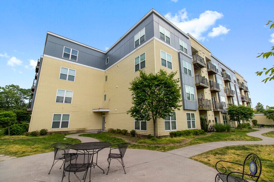 More Photos Of 587 Connecticut Ave, Norwalk Apartments For Sale