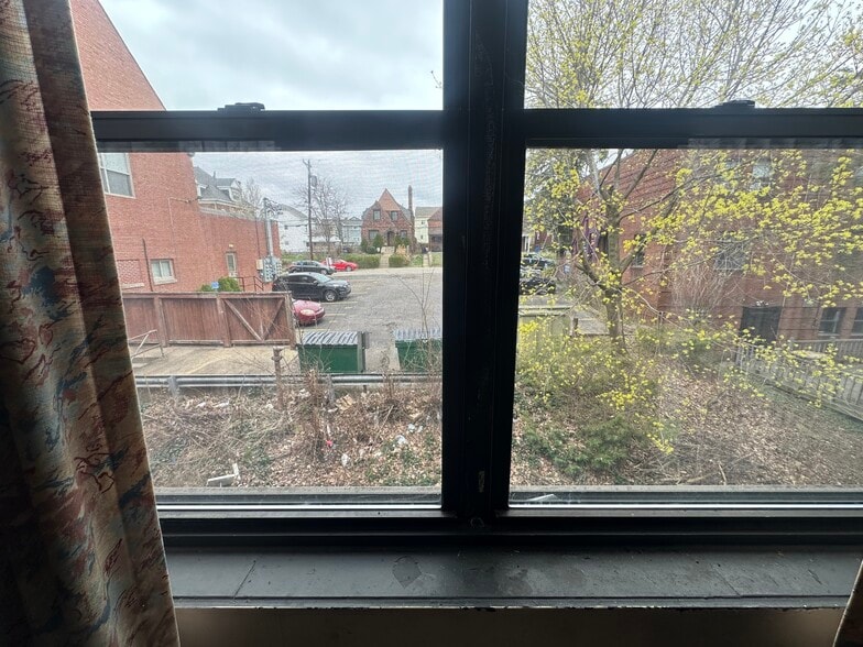 More Photos Of 215 Lelia St, Pittsburgh Apartments For Sale