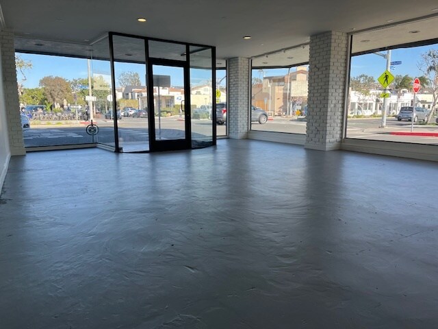 More Photos Of 3545-3565 E Coast Hwy, Corona Del Mar Storefront For Lease