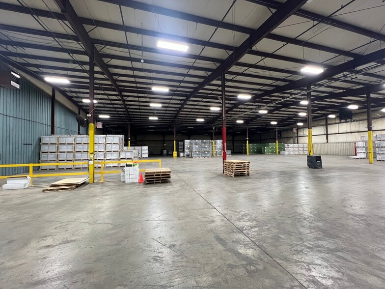 More Photos Of 1903 Polymer Dr, Chattanooga Distribution For Lease