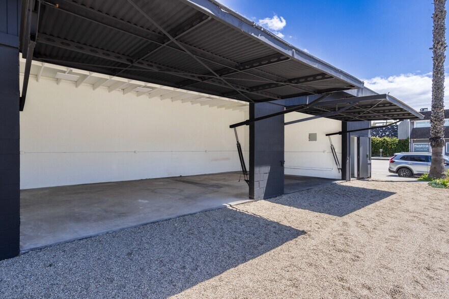 More Photos Of 13123 W Washington Blvd, Los Angeles Showroom For Lease