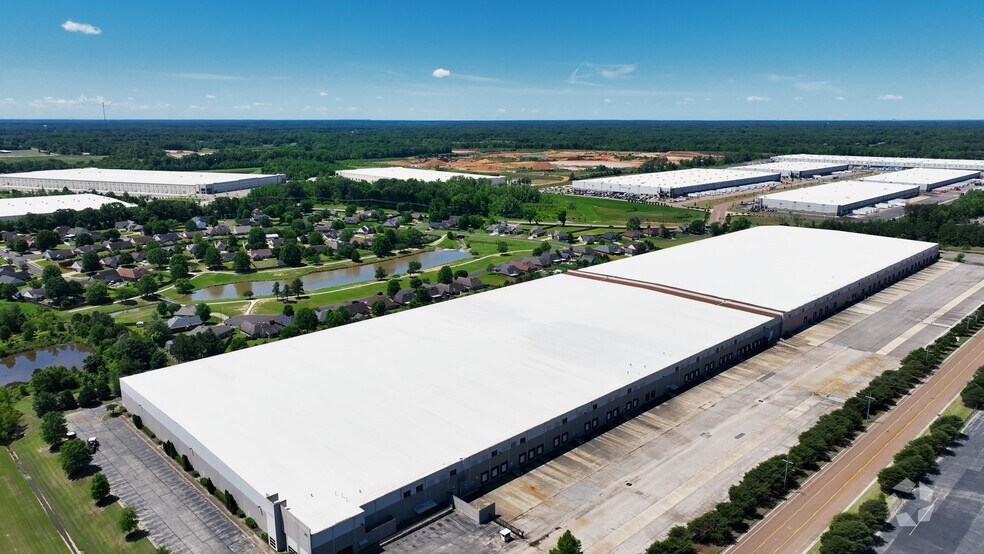 Primary Photo Of 711-715 Venture Dr, Southaven Distribution For Lease