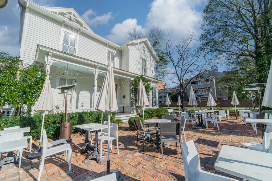 More Photos Of 224 W 10th St, Charlotte Restaurant For Sale