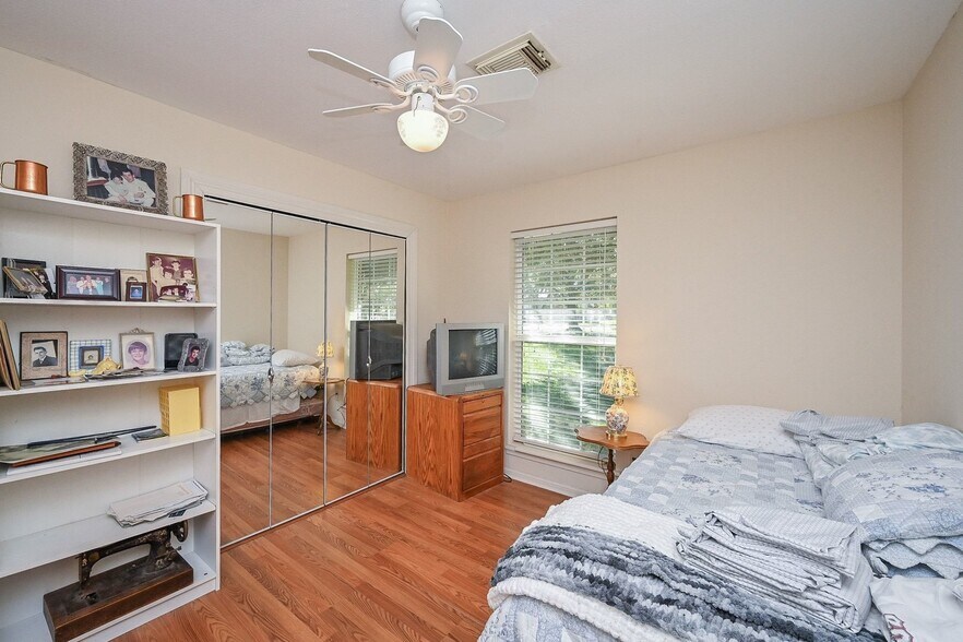 More Photos Of 18910 Carrot St, Spring Trailer Camper Park For Sale