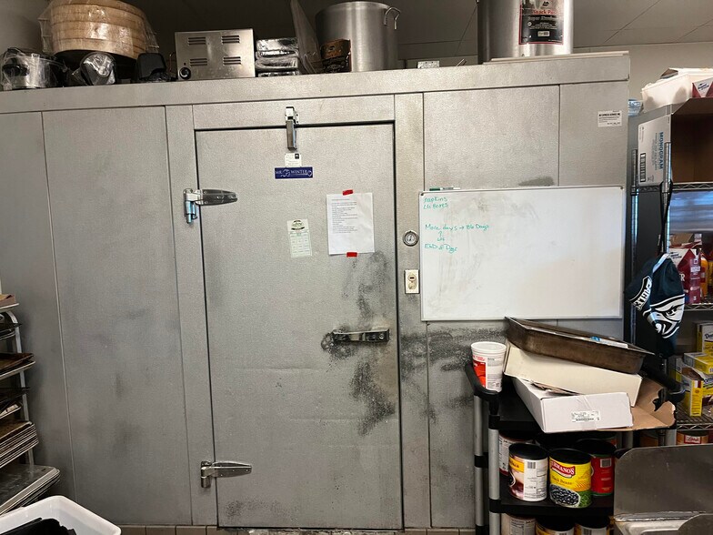 More Photos Of 990 Spring Garden St, Philadelphia Loft Creative Space For Lease