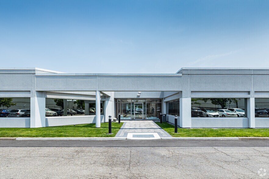 More Photos Of 877 Stewart Ave, Garden City Medical For Sale
