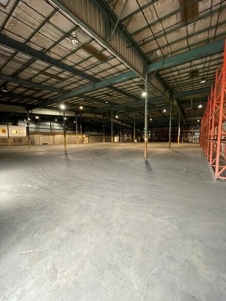 More Photos Of 10058 Airline Hwy, Saint Rose Warehouse For Lease