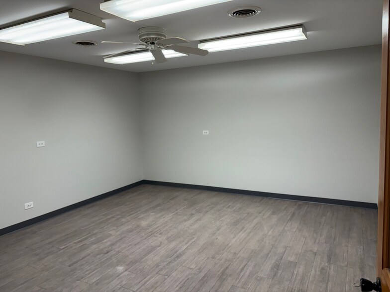 More Photos Of 1285 Aurora Avenue Ln, Aurora Warehouse For Lease