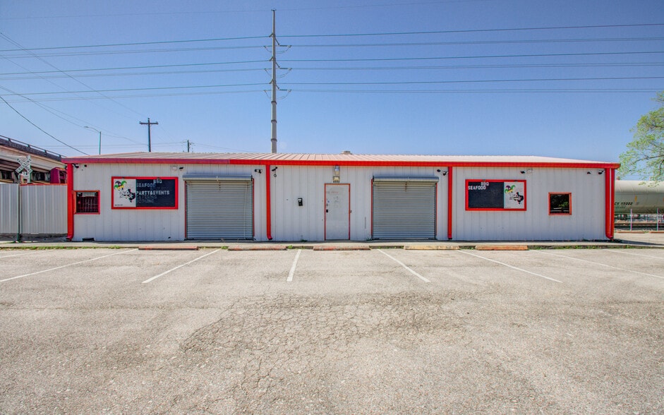 More Photos Of 6555 Navigation Blvd, Houston Warehouse For Lease