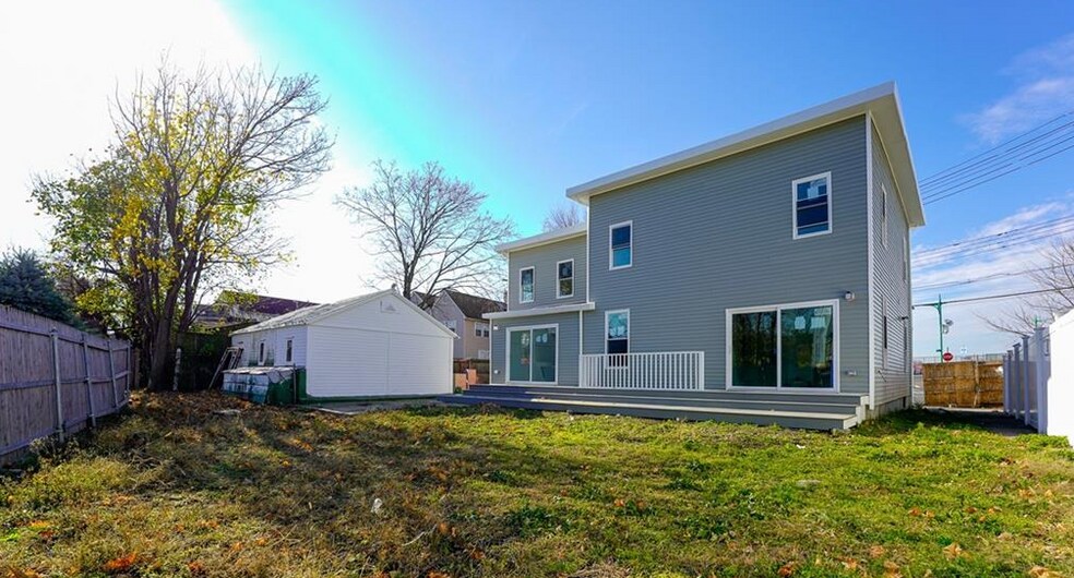 More Photos Of 650 City Island Ave, Bronx Apartments For Sale