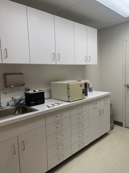 More Photos Of 361 Broadway, Kingston Medical For Sale