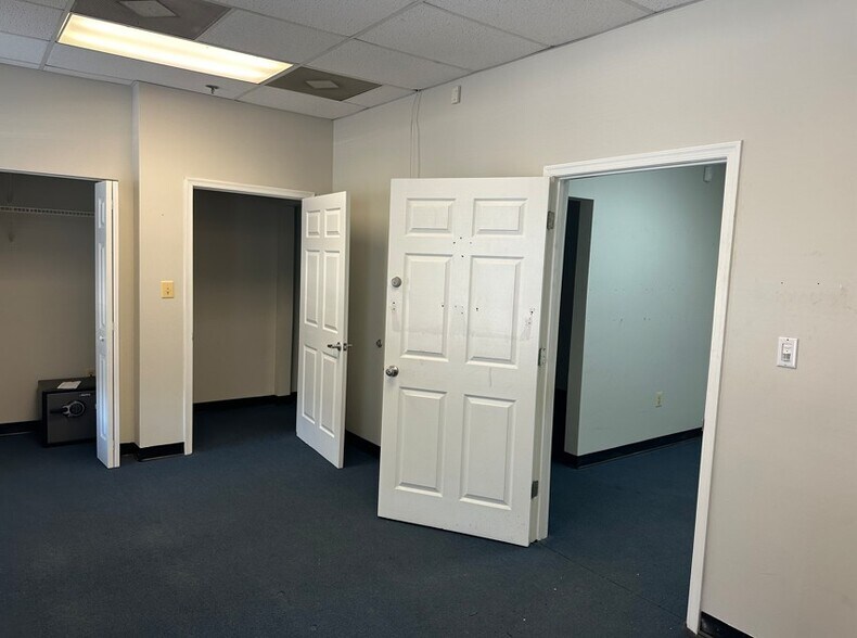 More Photos Of 152 Blades Ln, Glen Burnie Research And Development For Lease