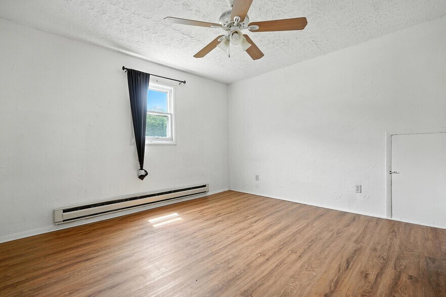 More Photos Of 14694 Wallace Pike, Abingdon Multifamily For Sale