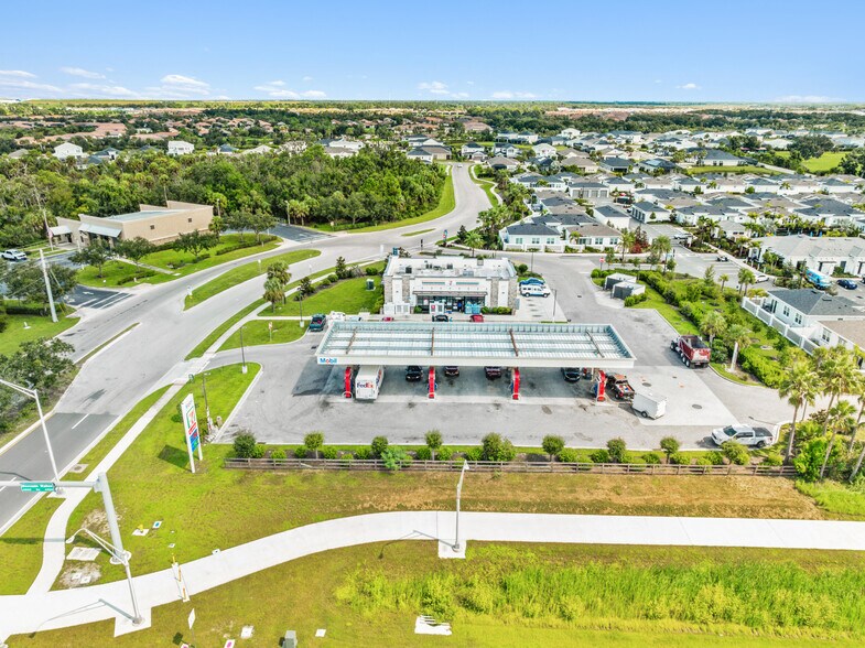 More Photos Of 4920 Moccasin Wallow Rd, Palmetto Freestanding For Sale