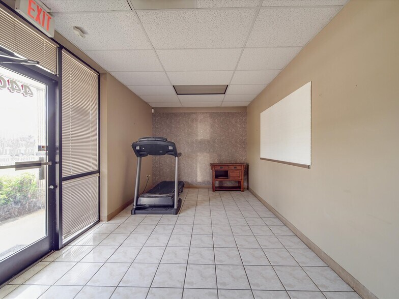 More Photos Of 4400 Republic Ct, Concord Warehouse For Lease