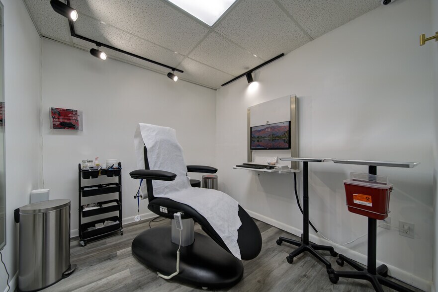 More Photos Of 2455 SW 27th Ave, Miami Medical For Lease