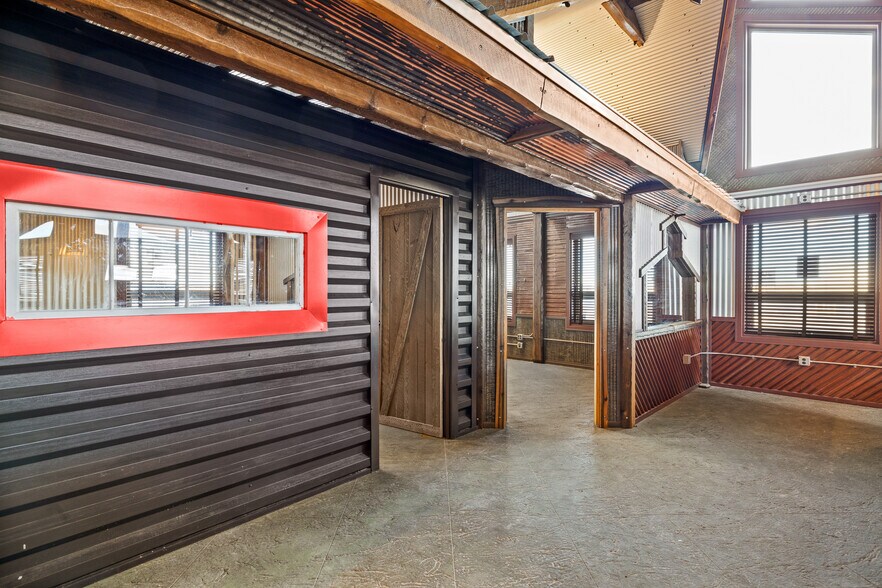 More Photos Of 6797 E Wildcat Rd, Evansville Warehouse For Sale