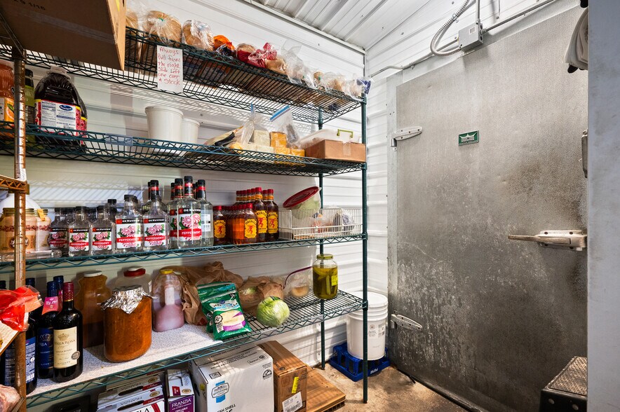 More Photos Of 2 Hays Blvd, Pine Haven Restaurant For Sale