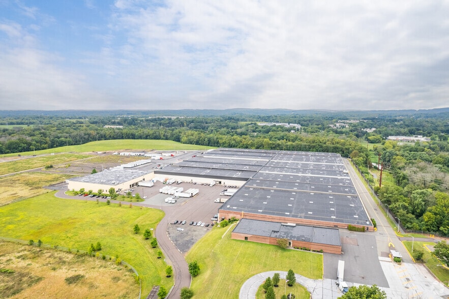 More Photos Of 1000 Armand Hammer Blvd, Pottstown Warehouse For Lease