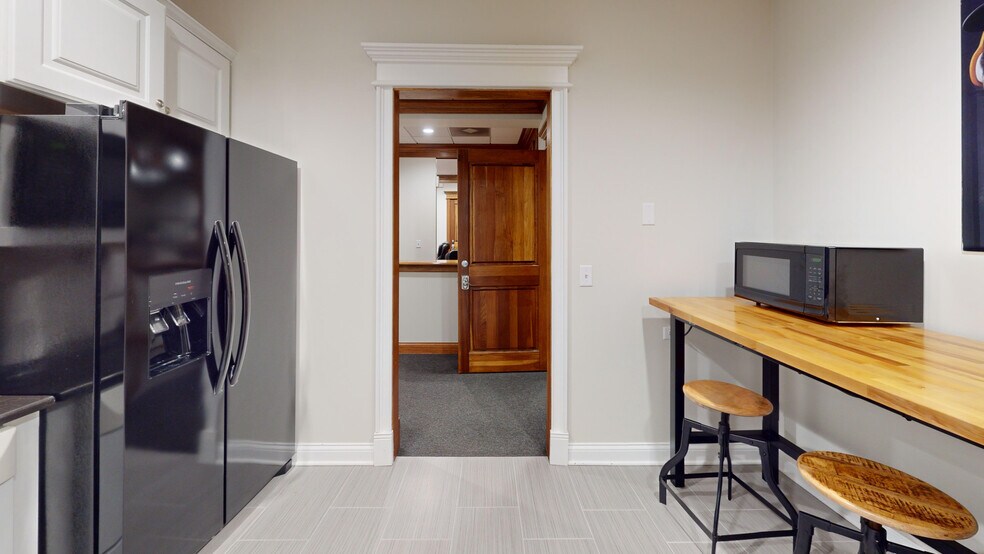 More Photos Of 40W320 Lafox Rd, St Charles Loft Creative Space For Sale