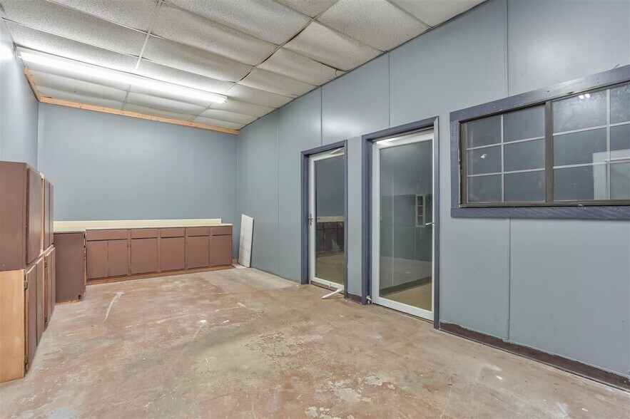 More Photos Of 6801 Highway Blvd, Katy Freestanding For Sale