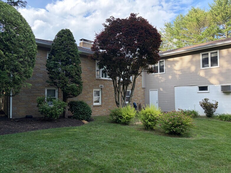 More Photos Of 688 Frenchtown Rd, East Greenwich Office For Sale