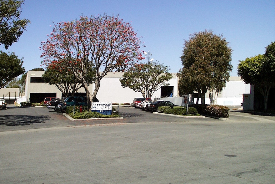 More Photos Of 3111 W Central Ave, Santa Ana Warehouse For Sale
