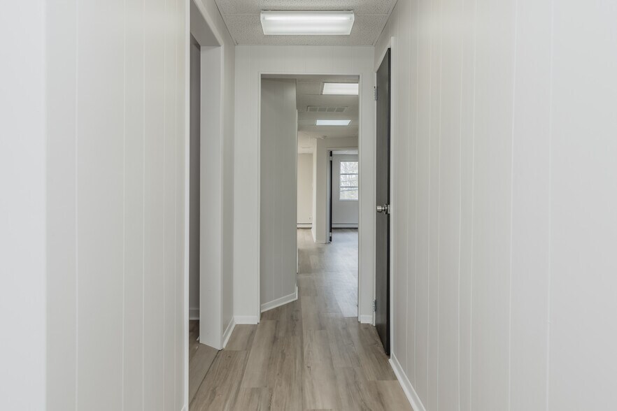 More Photos Of 100 E Carver St, Huntington Loft Creative Space For Lease