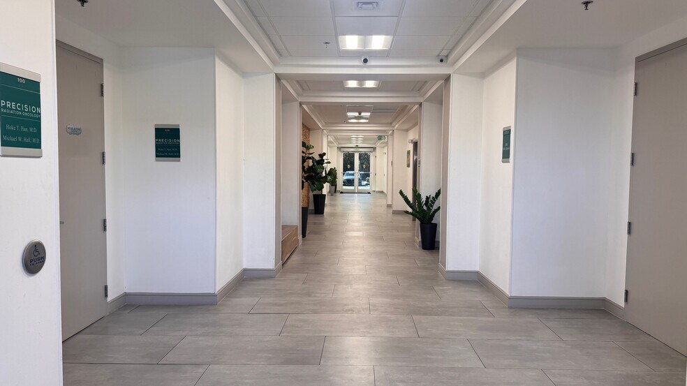 More Photos Of 6030 Hollywood Blvd, Pembroke Pines Medical For Lease