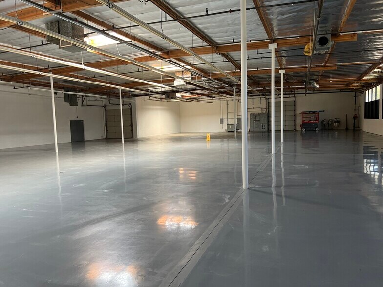 More Photos Of 27704 Avenue Scott, Valencia Distribution For Lease