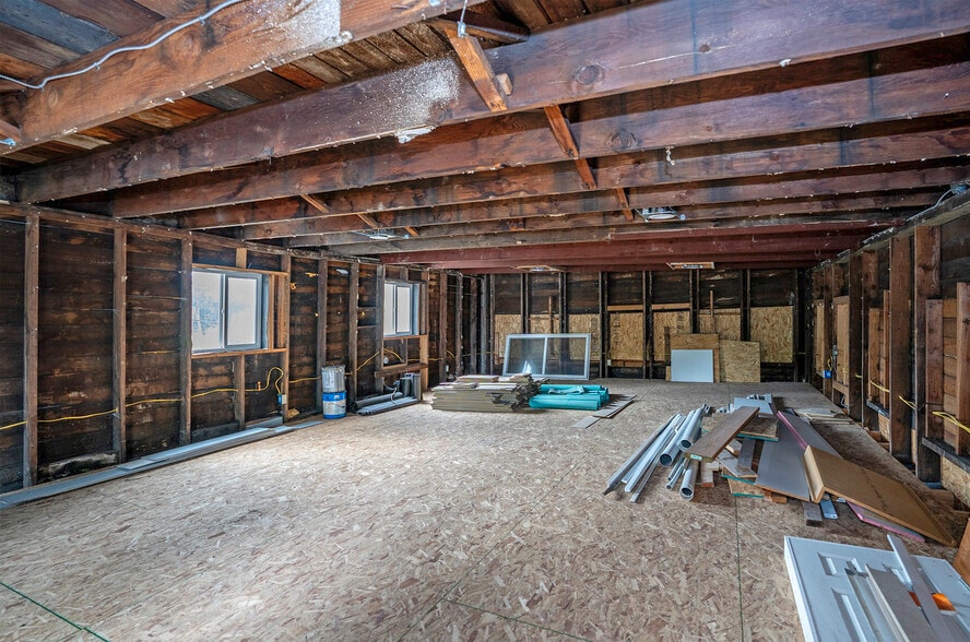 More Photos Of 709 106th St S, Tacoma Auto Repair For Sale