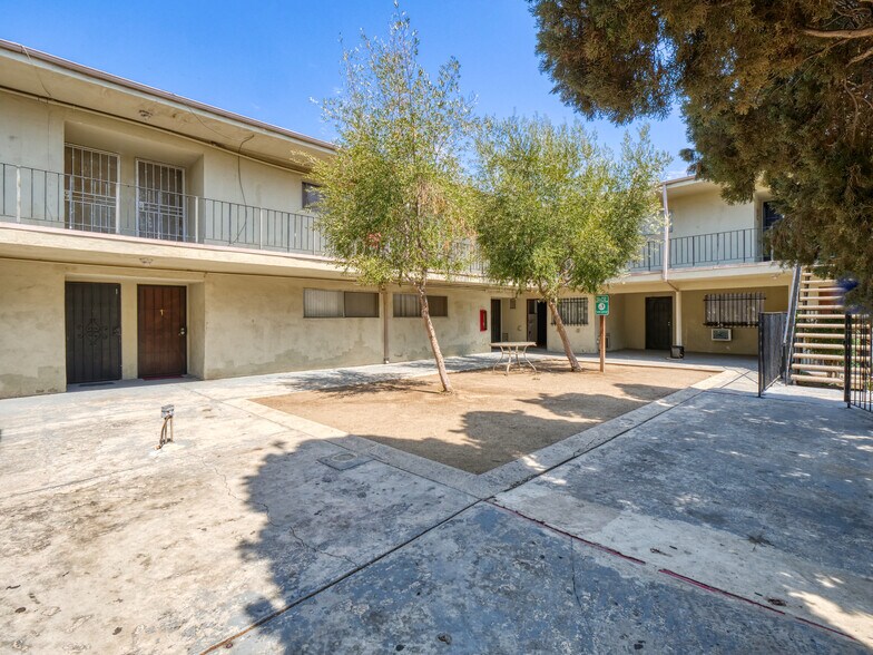 More Photos Of 10730 New Haven St, Sun Valley Apartments For Sale