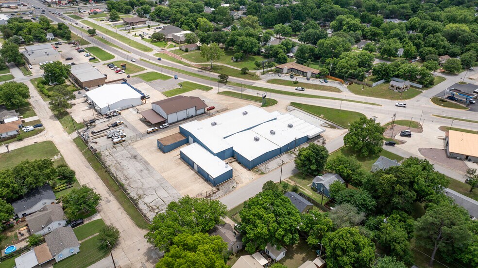 More Photos Of 1511 W Broadway St, Ardmore Auto Dealership For Sale