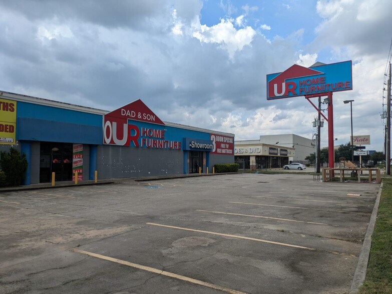 Primary Photo Of 16747 I-45 Fwy, Houston Warehouse For Lease