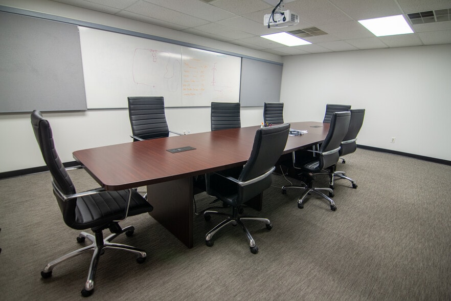 More Photos Of 921 Eastwind Dr, Westerville Unknown For Lease