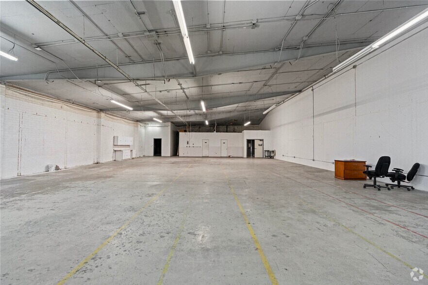 More Photos Of 540 S Crocker St, Los Angeles Industrial For Sale