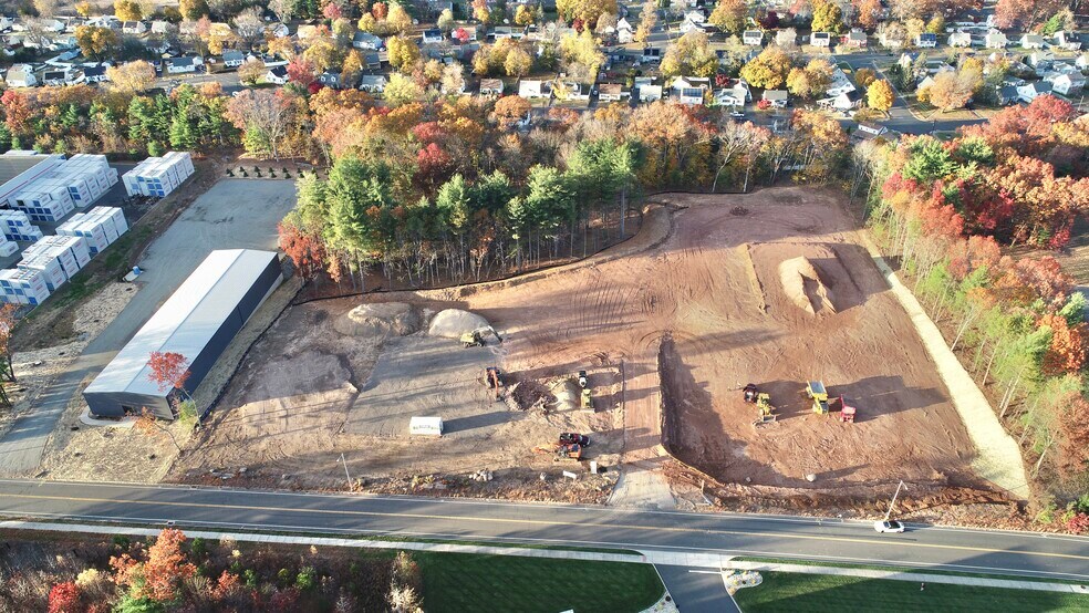 More Photos Of 135 Business Drive park, Bristol Industrial For Lease