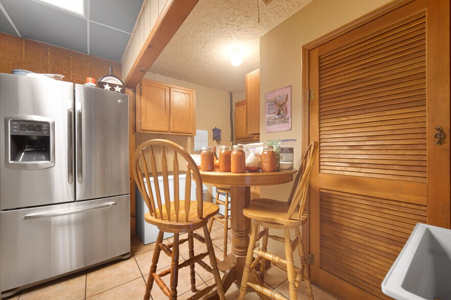 More Photos Of 0115 W State Road 10, North Judson Light Distribution For Sale