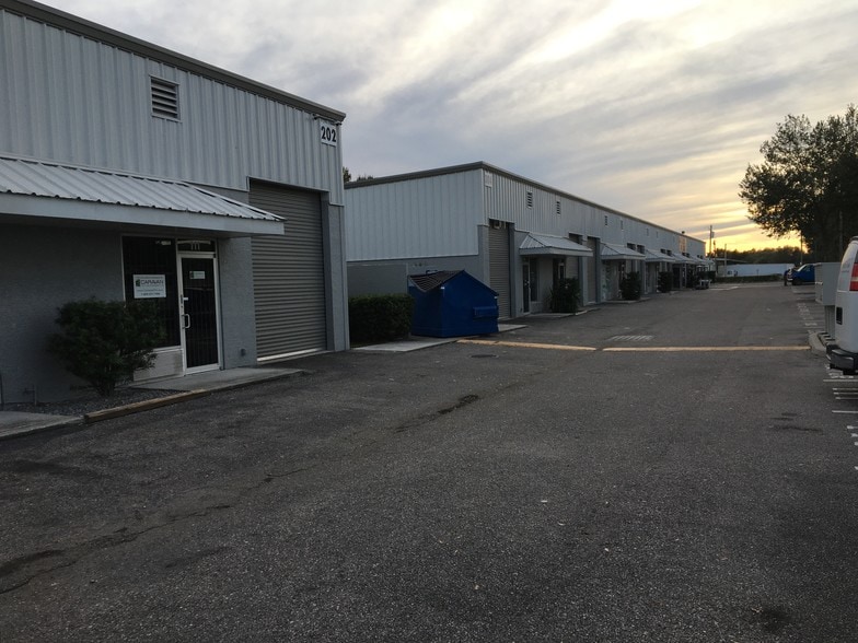 More Photos Of 202 Palmetto St, Orlando Industrial For Lease