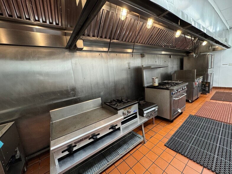 More Photos Of 3680 Citadel Dr N, Colorado Springs Restaurant For Lease