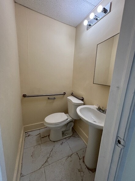 More Photos Of 16978-16990 NE 19th Ave, North Miami Beach Storefront Retail Office For Lease