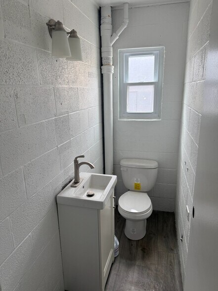More Photos Of 115 Hemlock St, Big Rapids Freestanding For Sale
