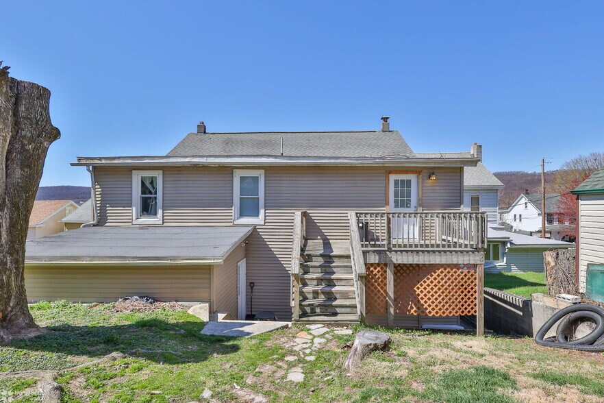 More Photos Of 302 W Abbott St, Lansford Multifamily For Sale