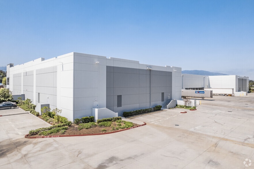 More Photos Of 959 E 3rd St, Corona Warehouse For Sale