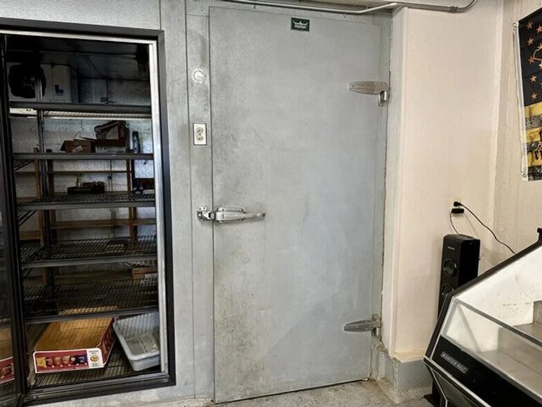 More Photos Of 6390 N Comstock Ave, Hesperia Freestanding For Sale